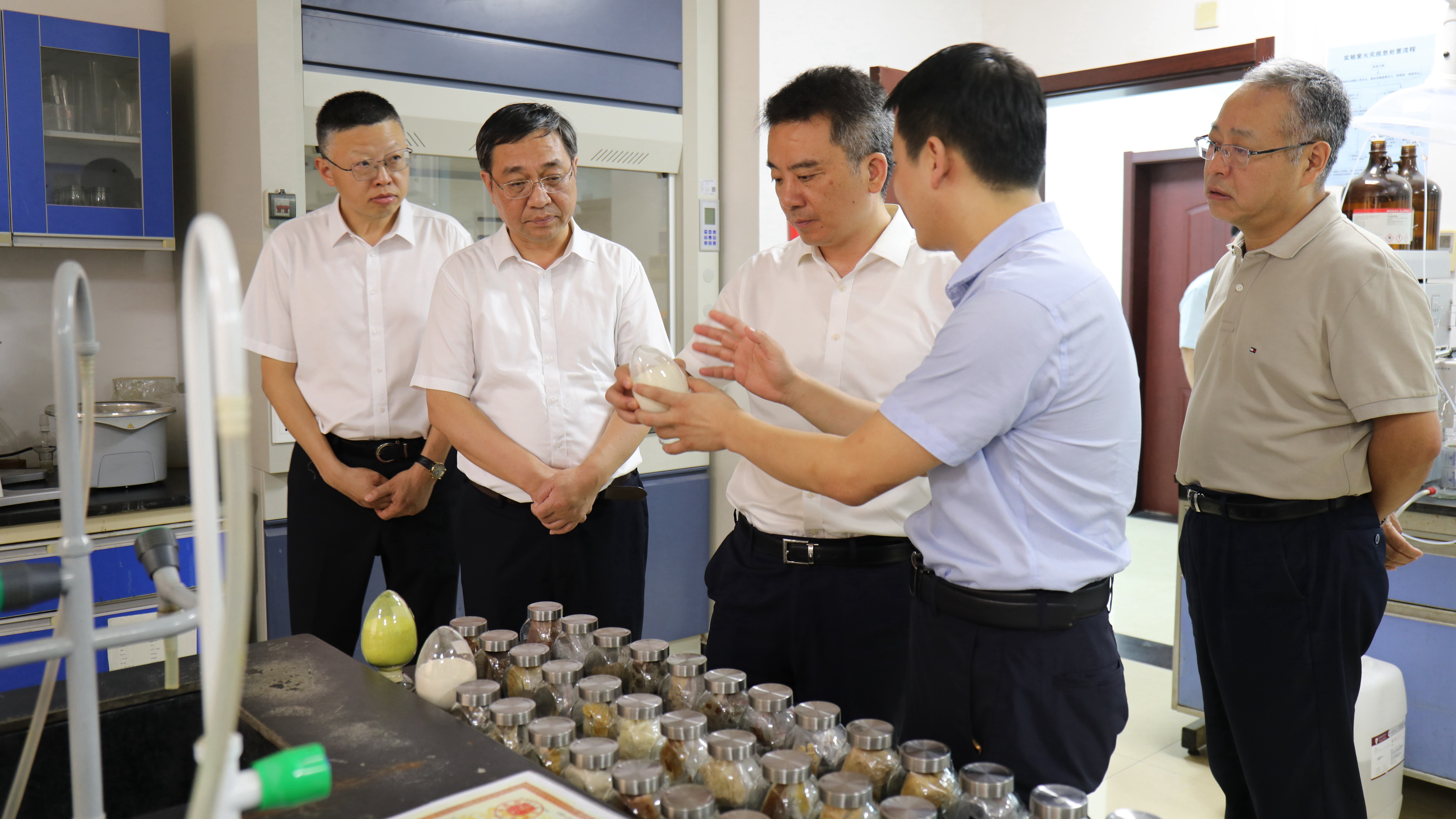 夏文勇副省长赴江西省科学院调研科技创新工作